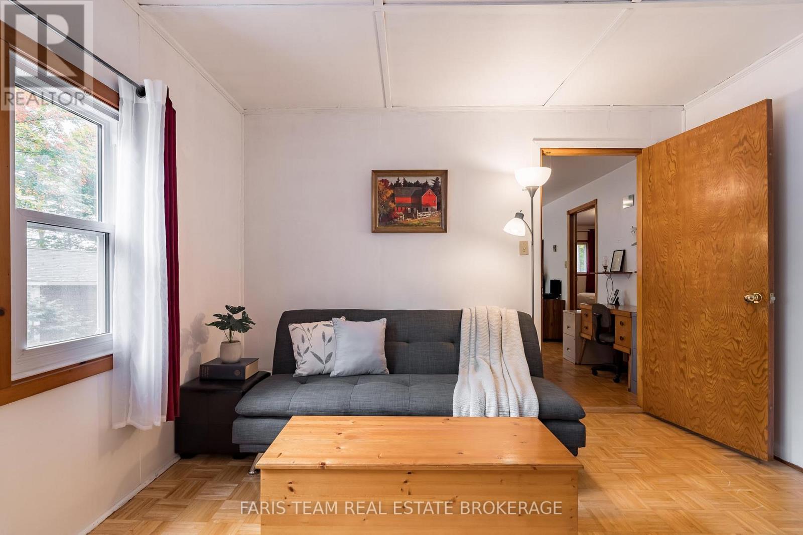 14 Chez Nous Avenue, Tiny, ON photo 13