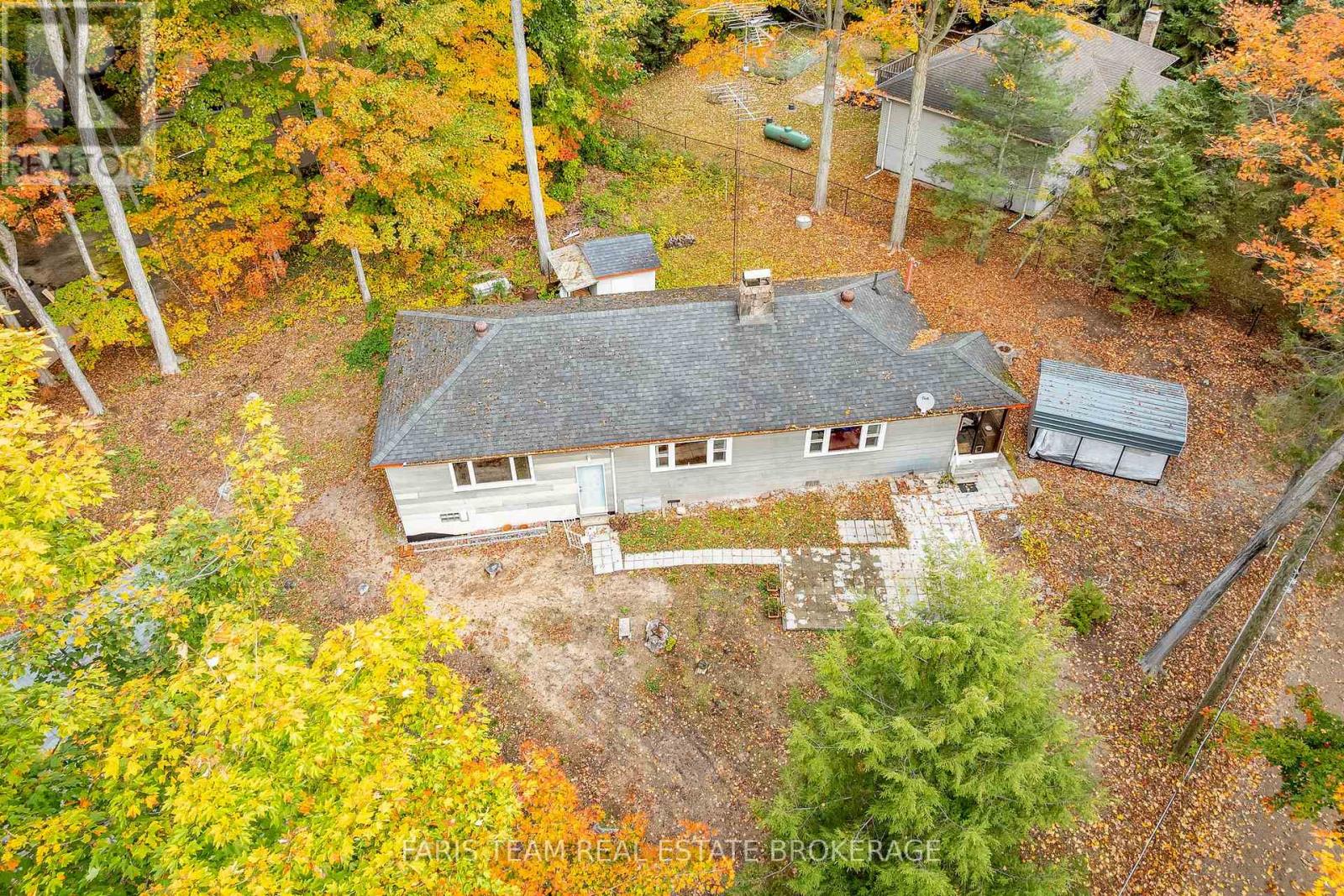 14 Chez Nous Avenue, Tiny, ON photo 3
