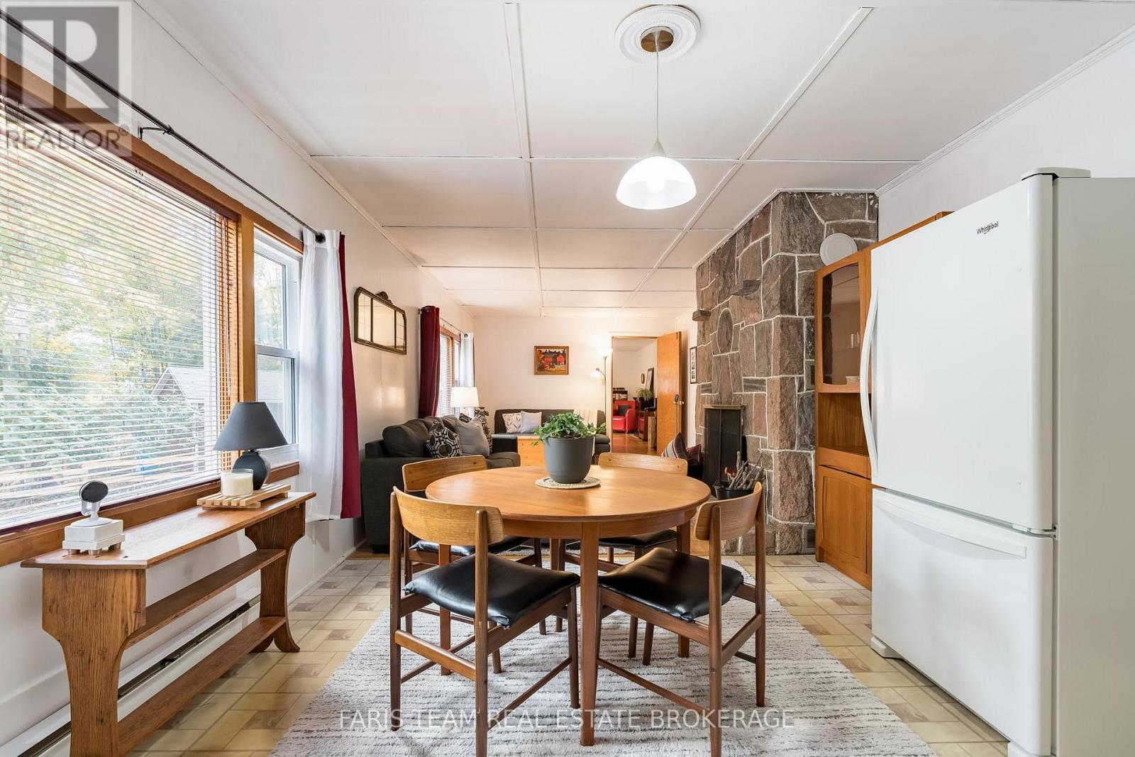 14 Chez Nous Avenue, Tiny, ON photo 9