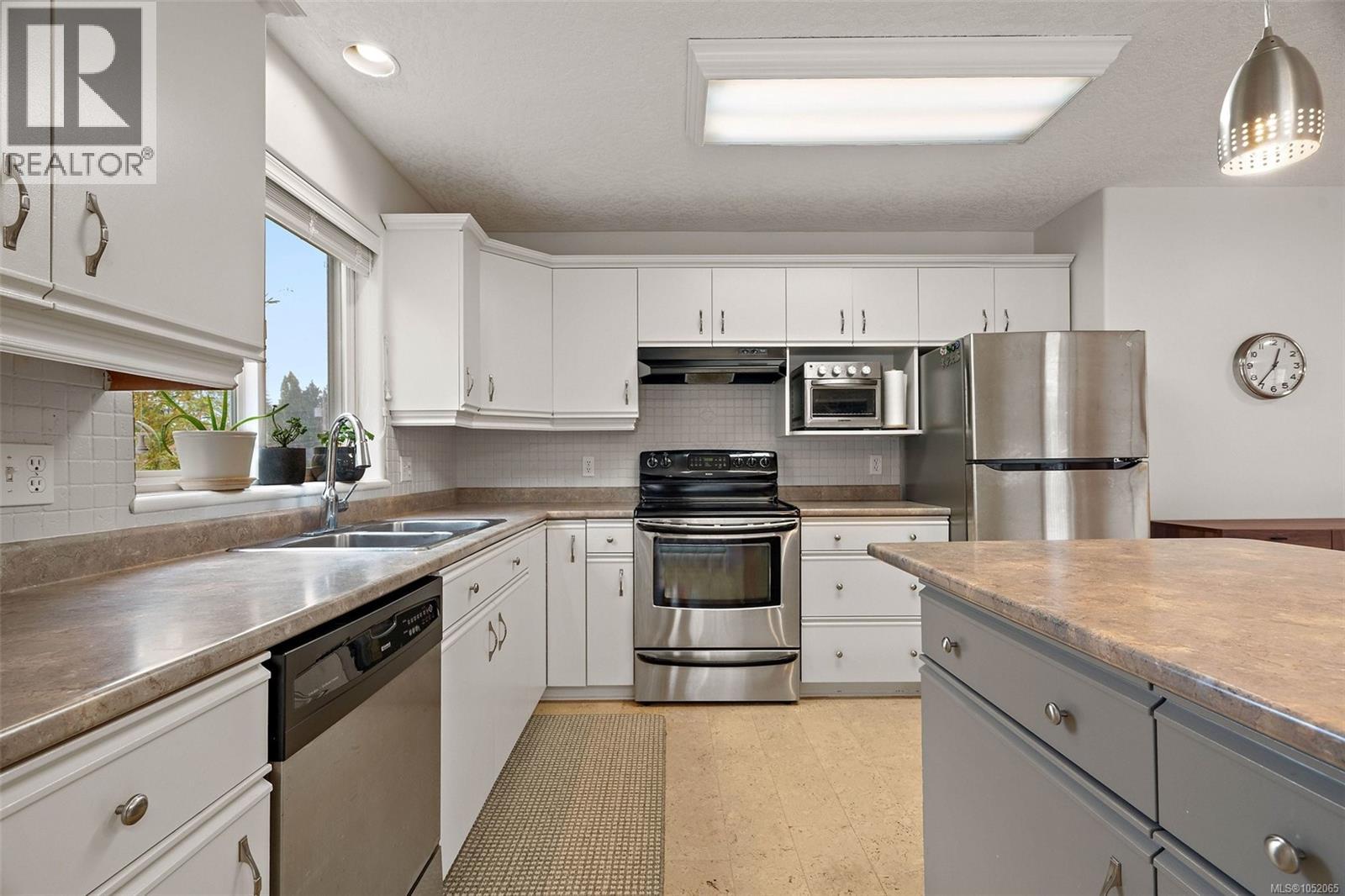  2421 Tanner Road, Central Saanich