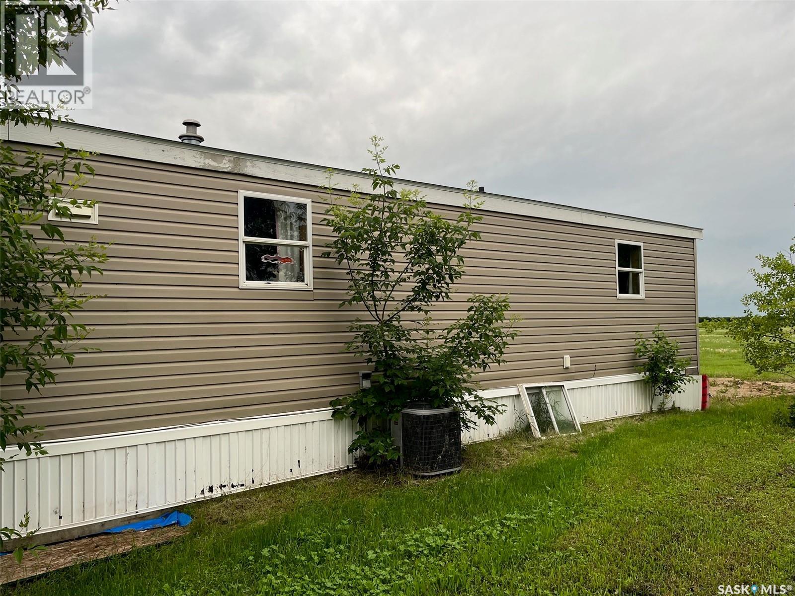 83 106 1st AVENUE, Weyburn — photo 3