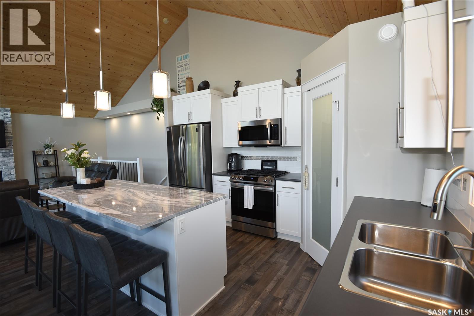 1124 Birch AVENUE, Tobin Lake — photo 14