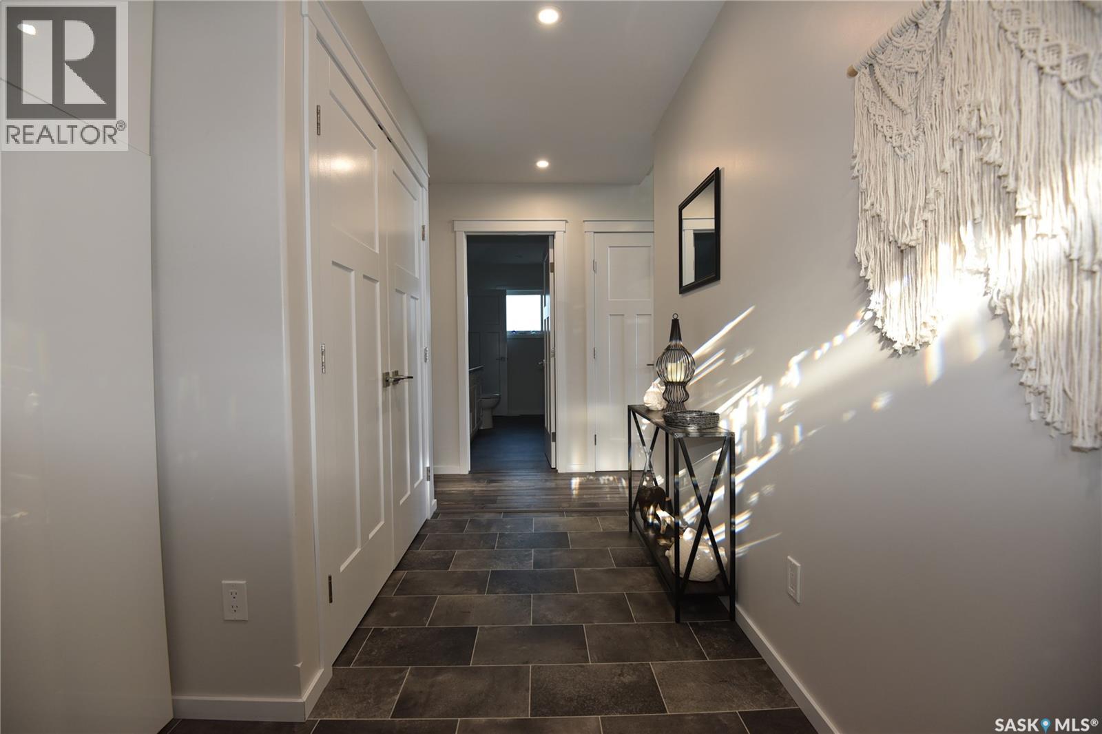 1124 Birch AVENUE, Tobin Lake — photo 5