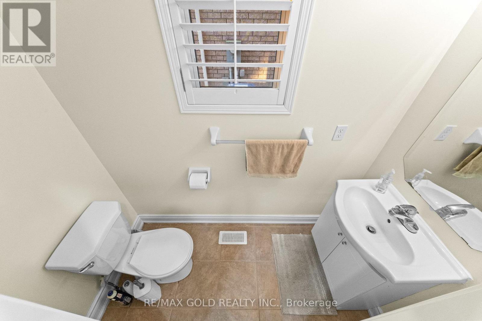 107 CRYSTALVIEW CRESCENT - 9