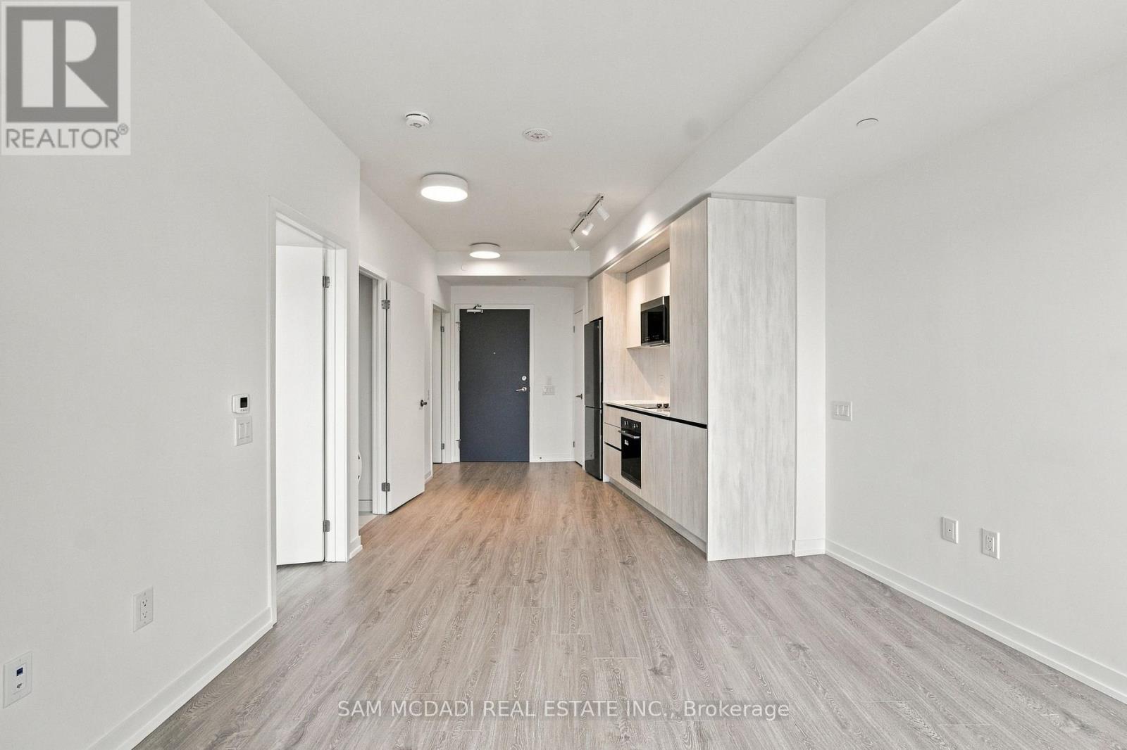 2485 Eglinton Avenue West — photo 4