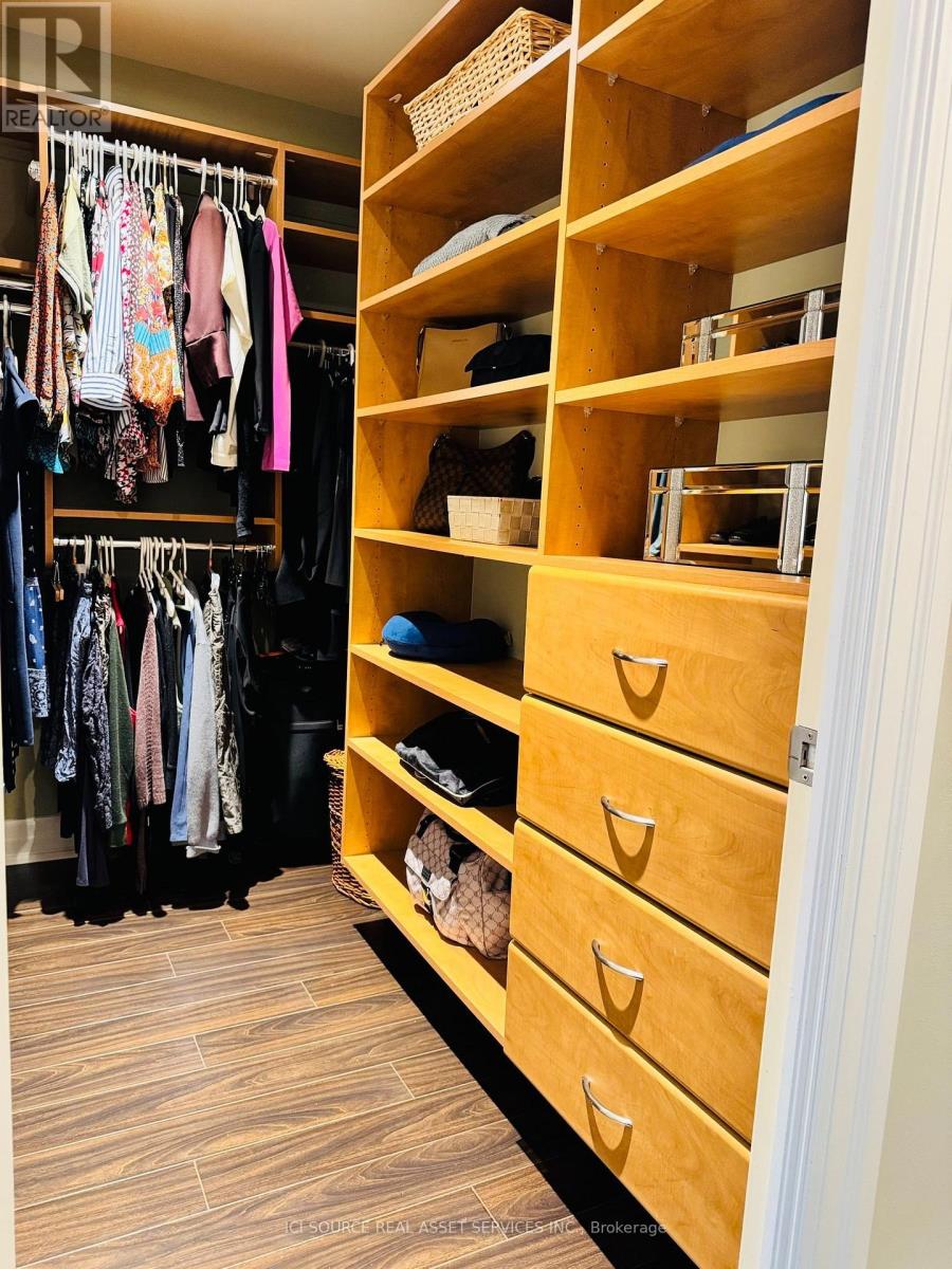 #515 2855 BLOOR STREET W - 23
