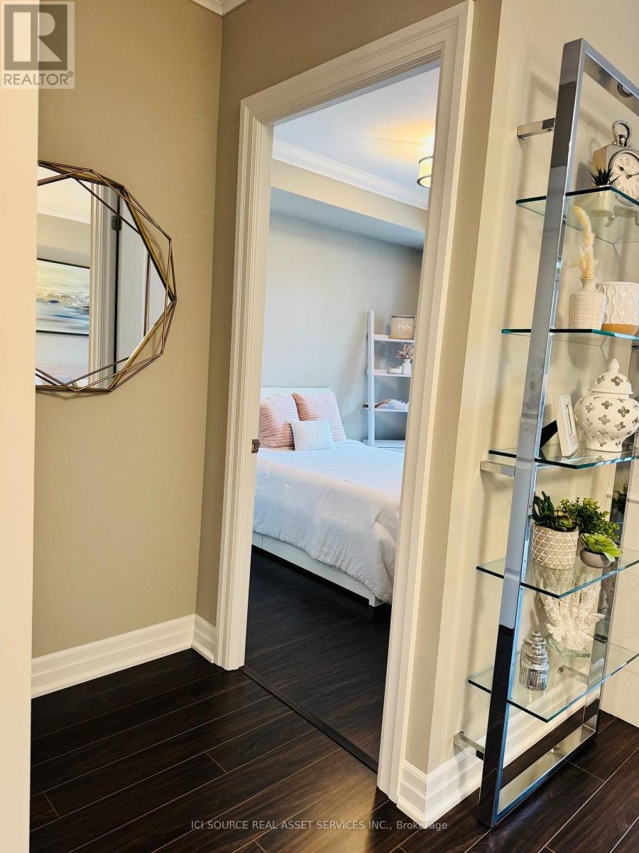 #515 2855 BLOOR STREET W - 27