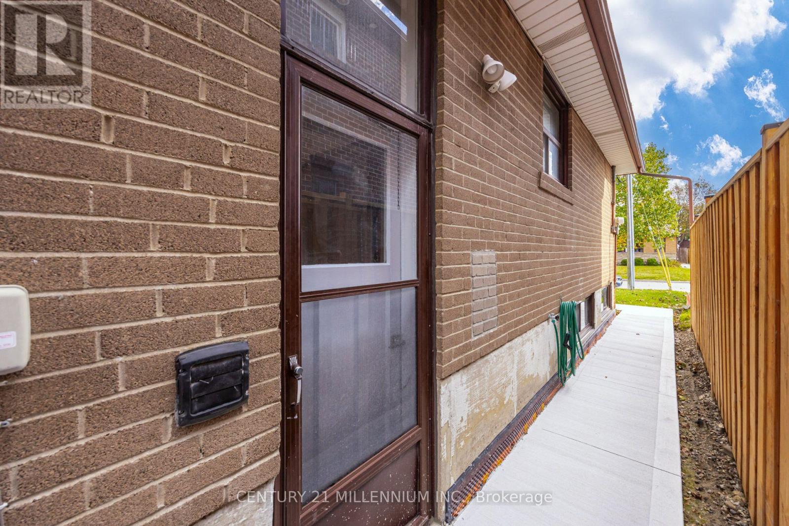 18 Leneck Avenue — photo 29