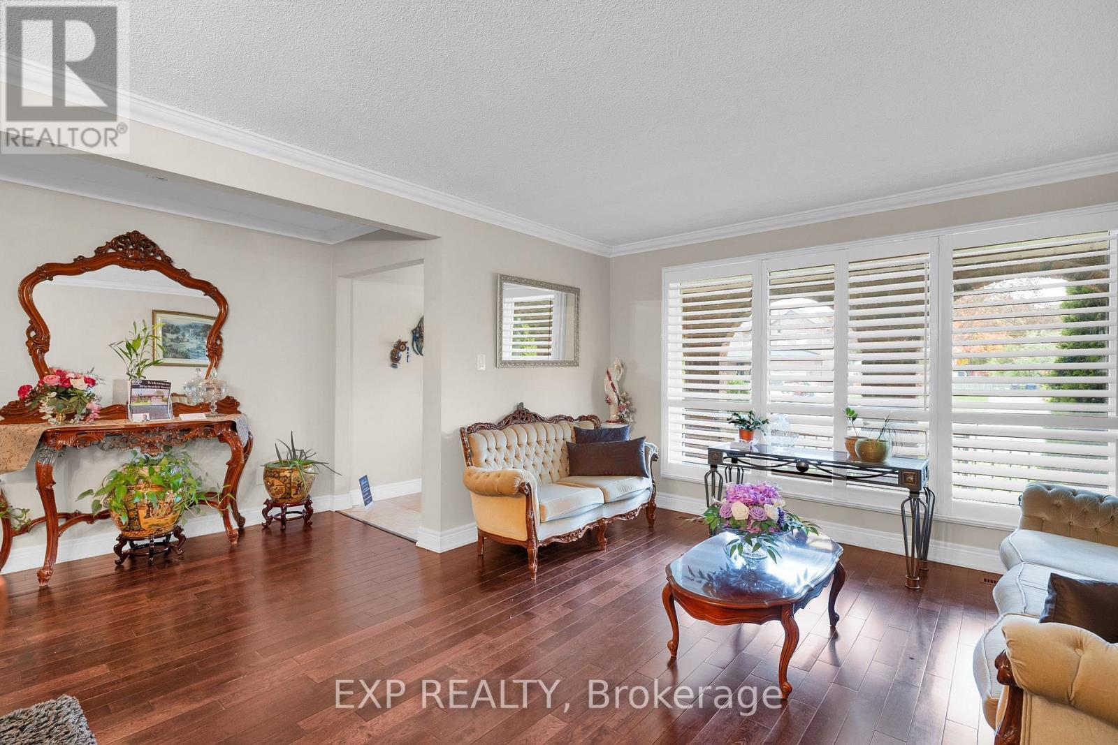 593A Scarlett Road North, Toronto, ON photo 10