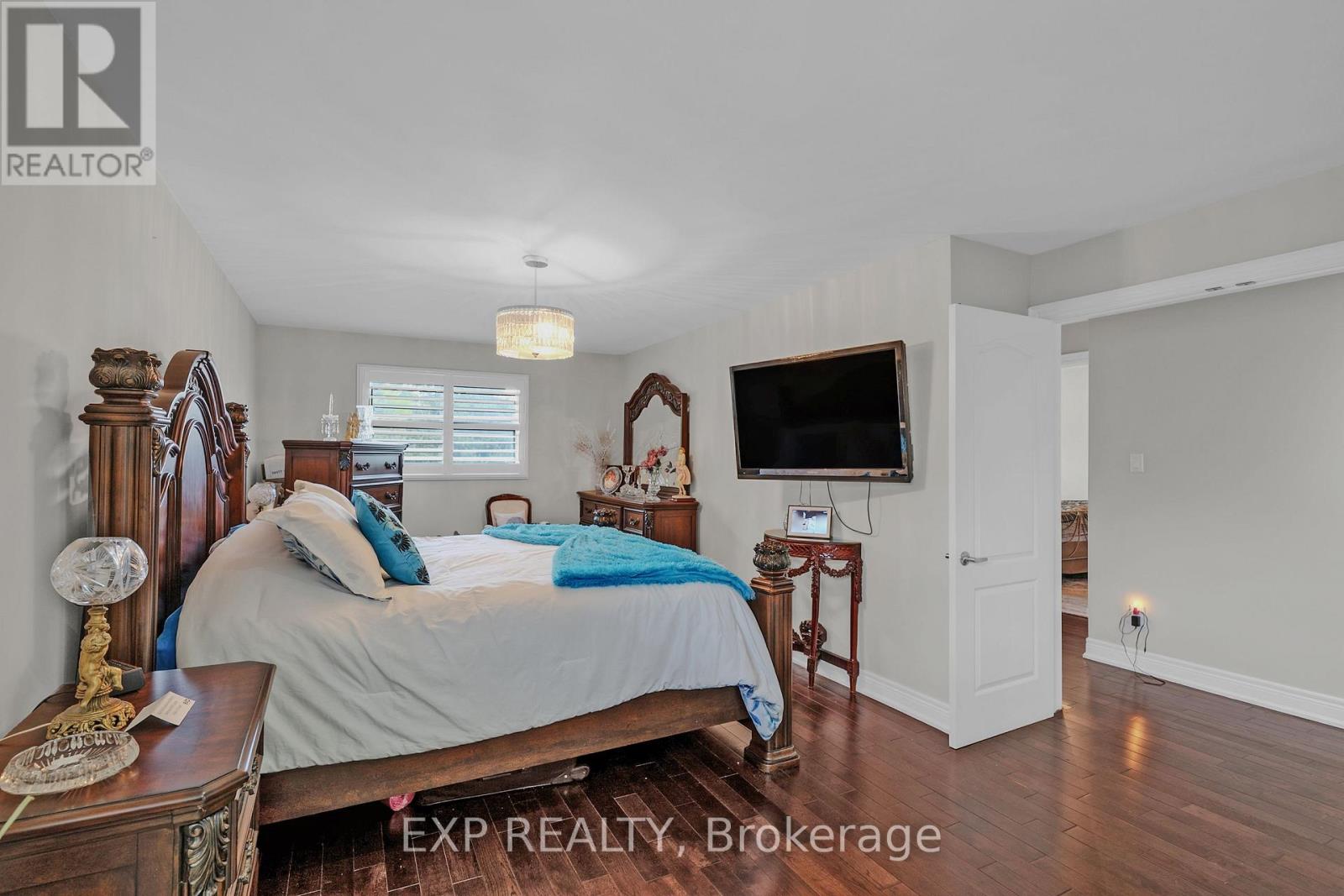 593A Scarlett Road North, Toronto, ON photo 17