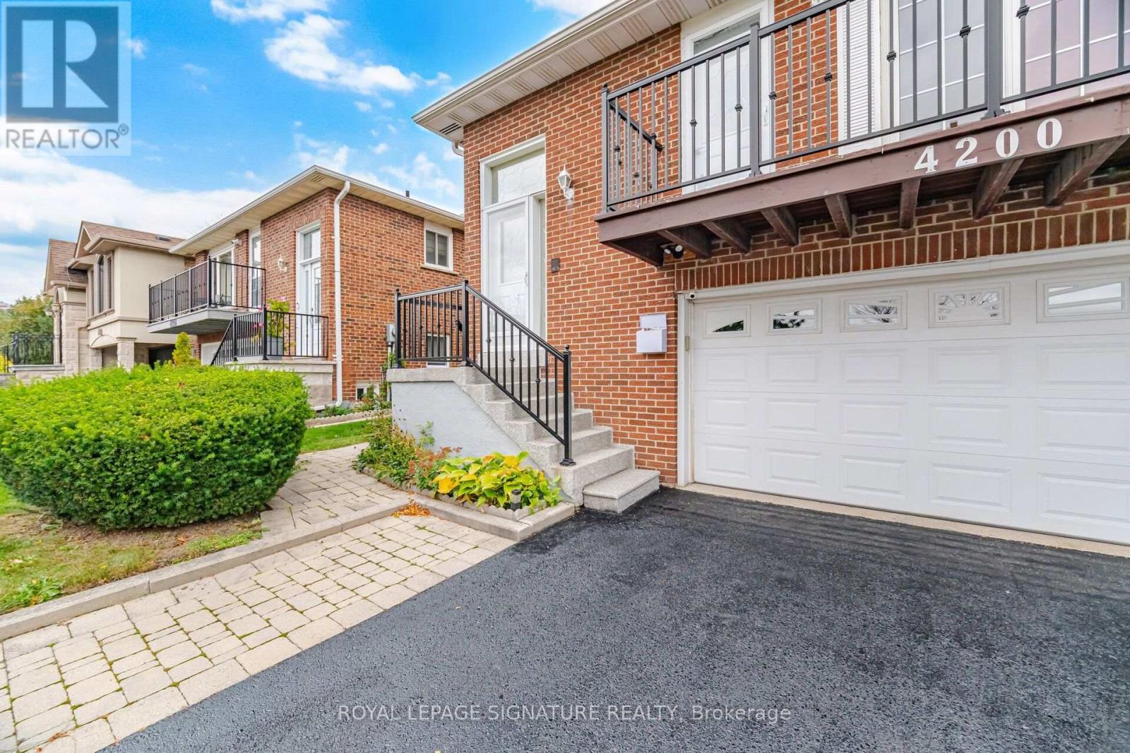4200 Greybrook Crescent, Mississauga, ON photo 2
