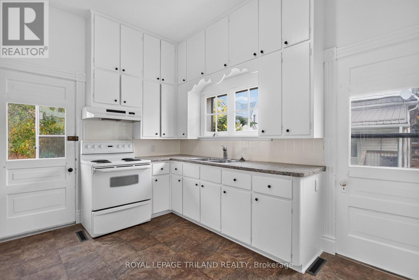 2.5 Antrim Street — photo 12