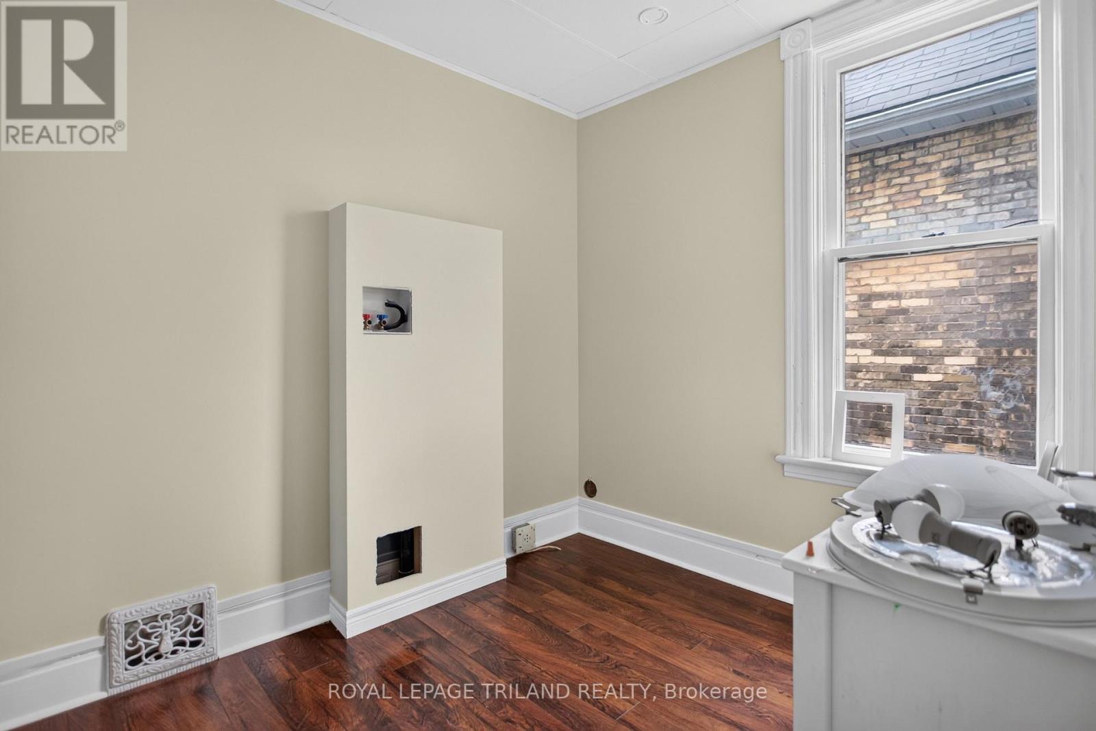 2.5 Antrim Street — photo 26