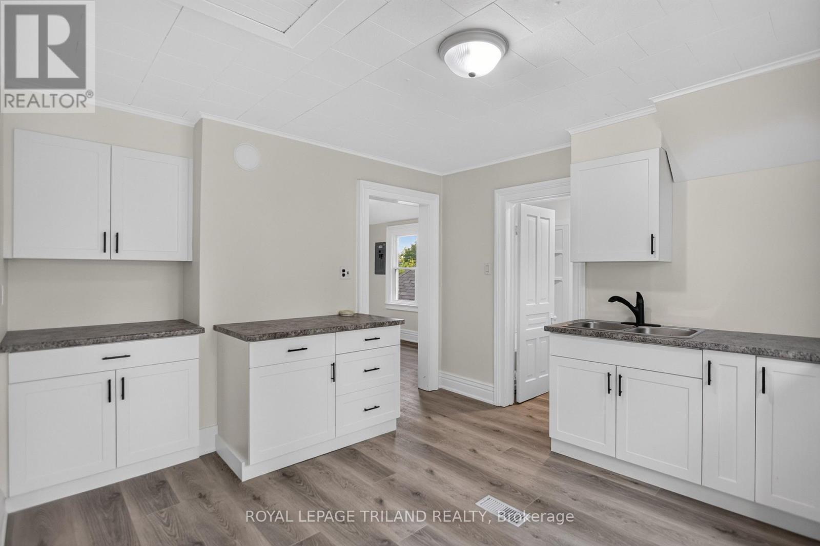 2.5 ANTRIM STREET - 38