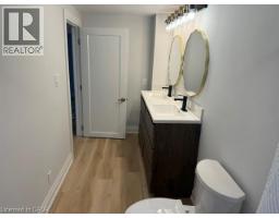 4pc Bathroom - 197 Ferguson Avenue S, Hamilton, ON L8N2N2 Photo 6