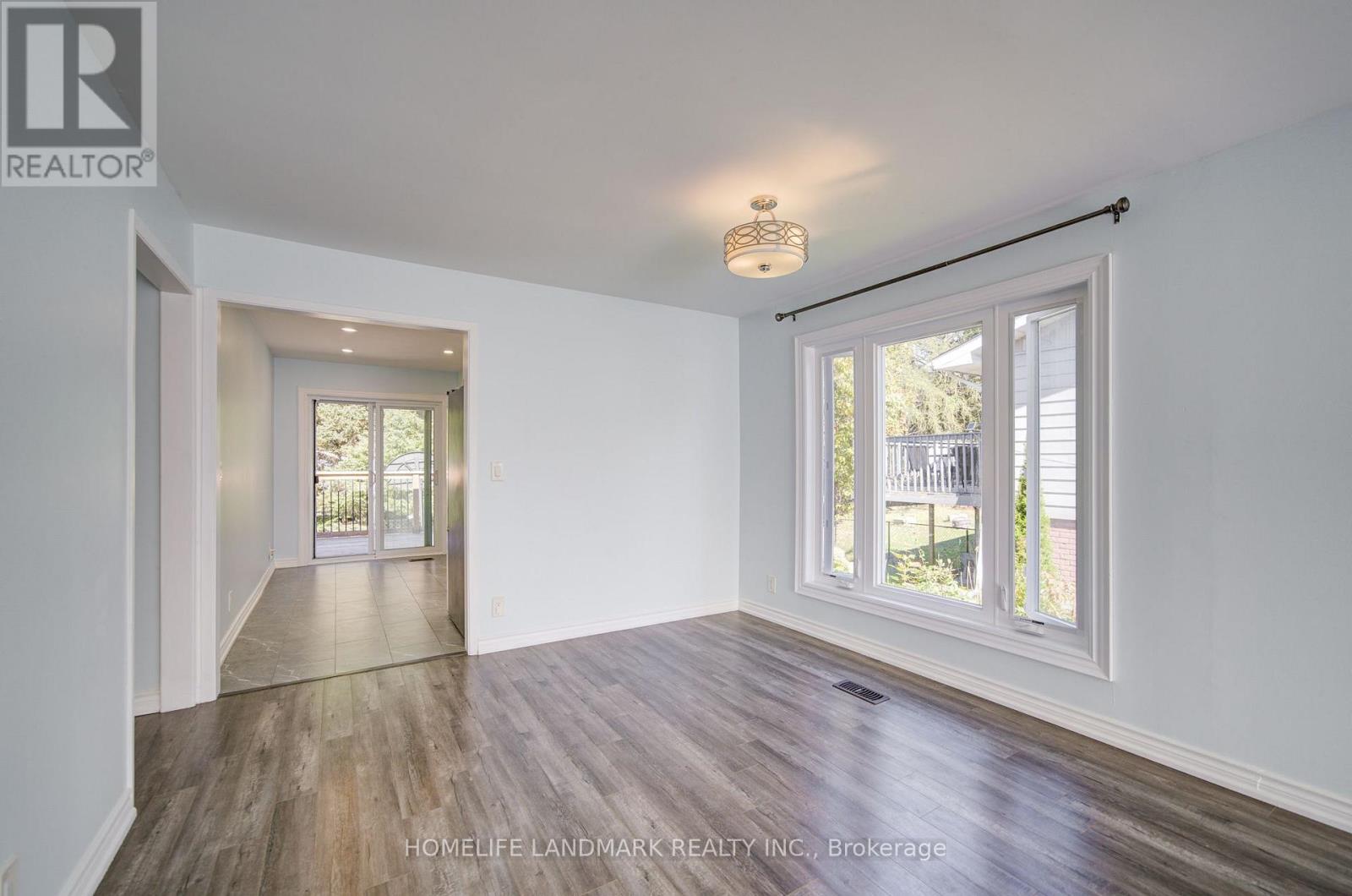 19 SOUTHDALE Drive, Huntsville, ON photo 11