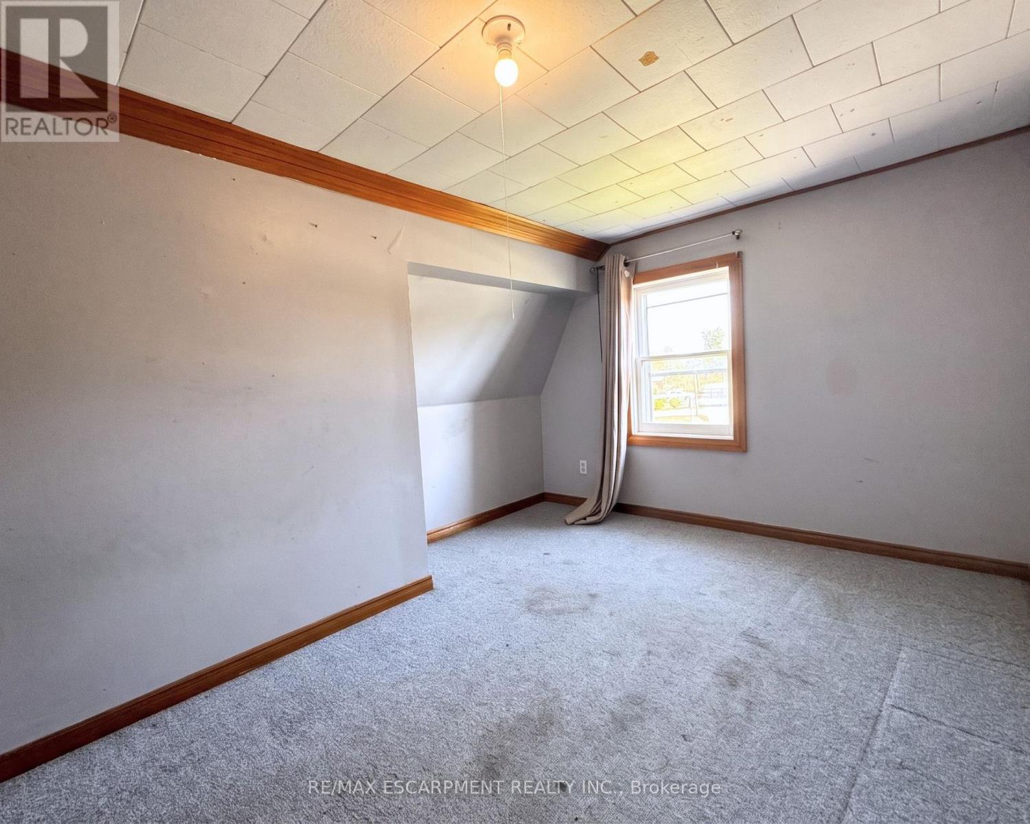 233 TALBOT STREET - 12