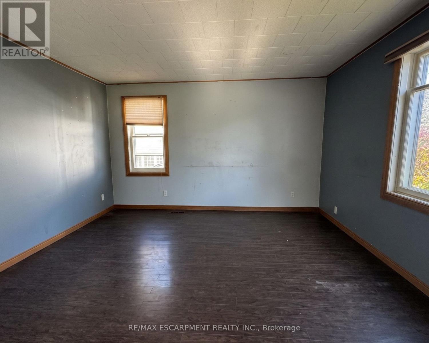 233 TALBOT STREET - 6