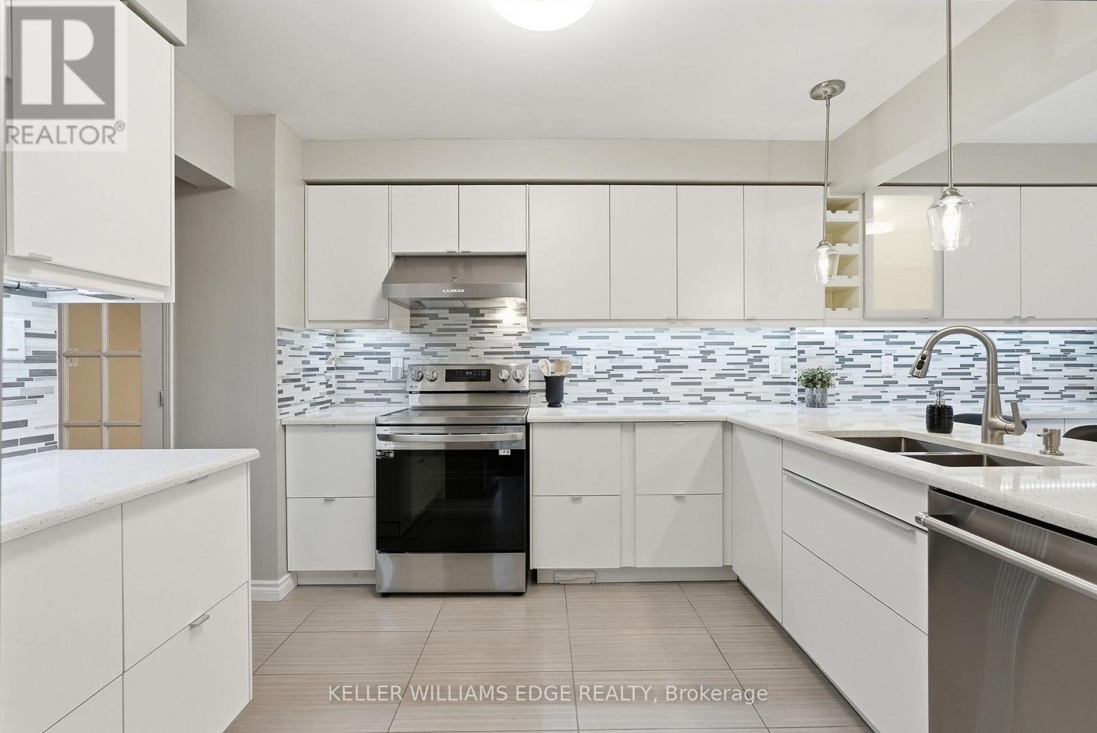 1 Fenton Drive, Hamilton, ON photo 11