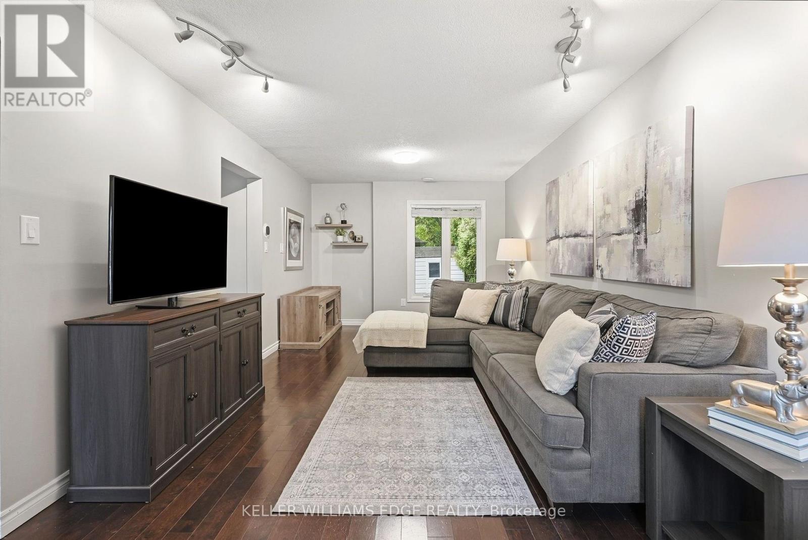 1 Fenton Drive, Hamilton, ON photo 6