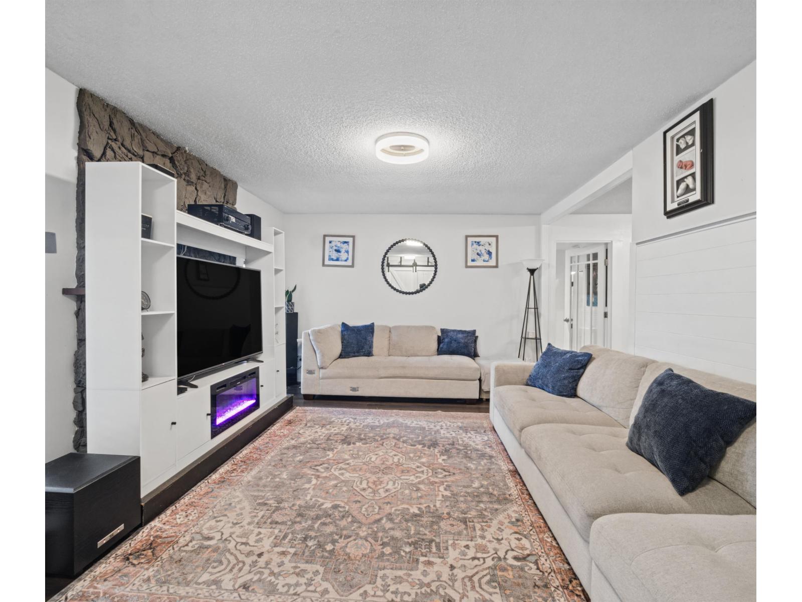 Photo of 4851 206 STREET 7