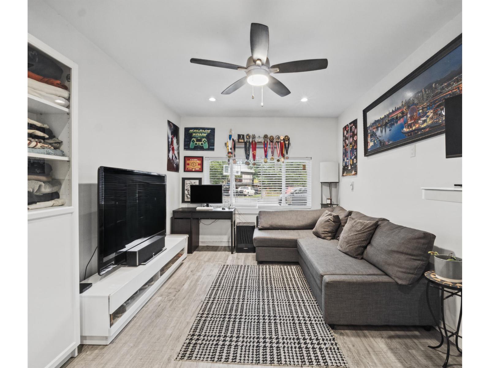 Photo of 4851 206 STREET 11