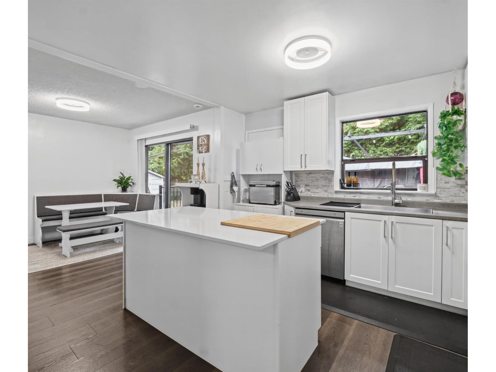 Photo of 4851 206 STREET 15