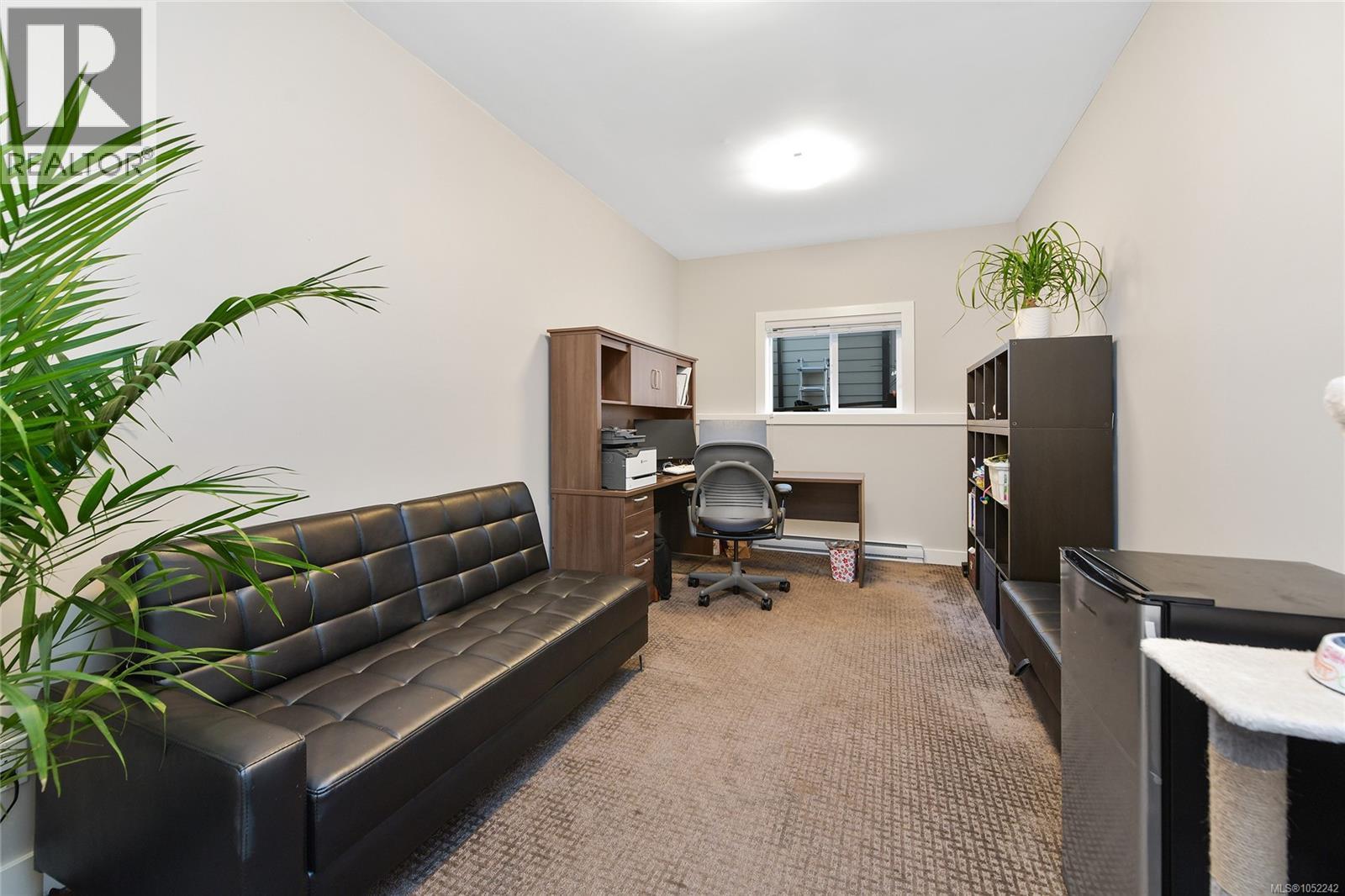  1005 Boeing Close, Langford