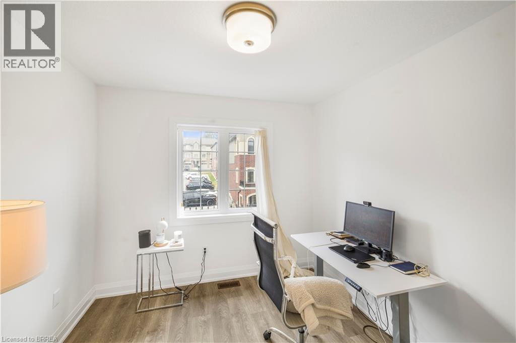 620 Colborne Street West — photo 11