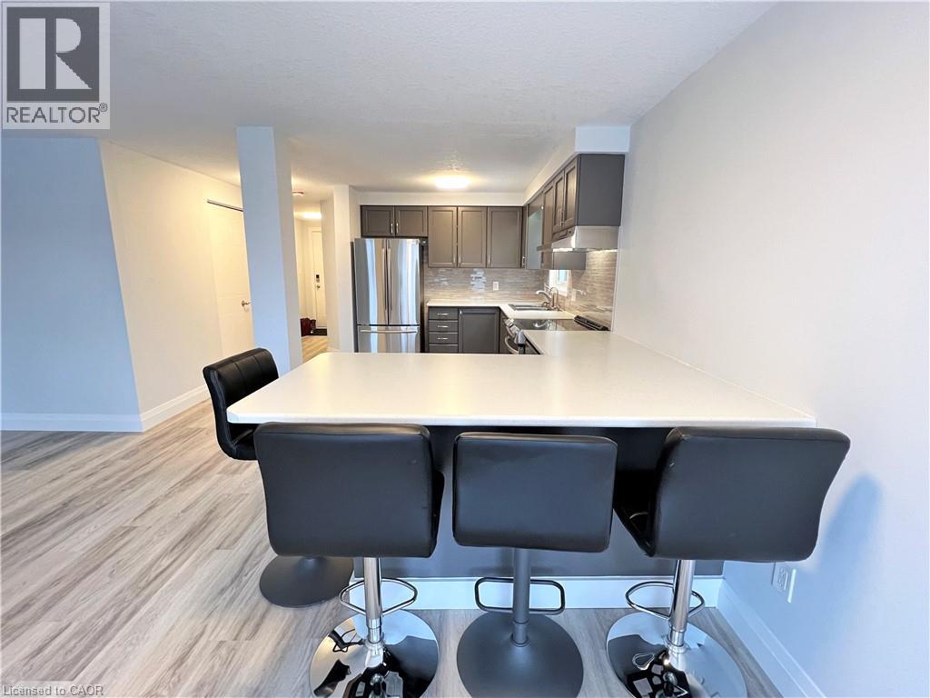 62 QUEEN CHARLOTTE Crescent Unit# Main — photo 3