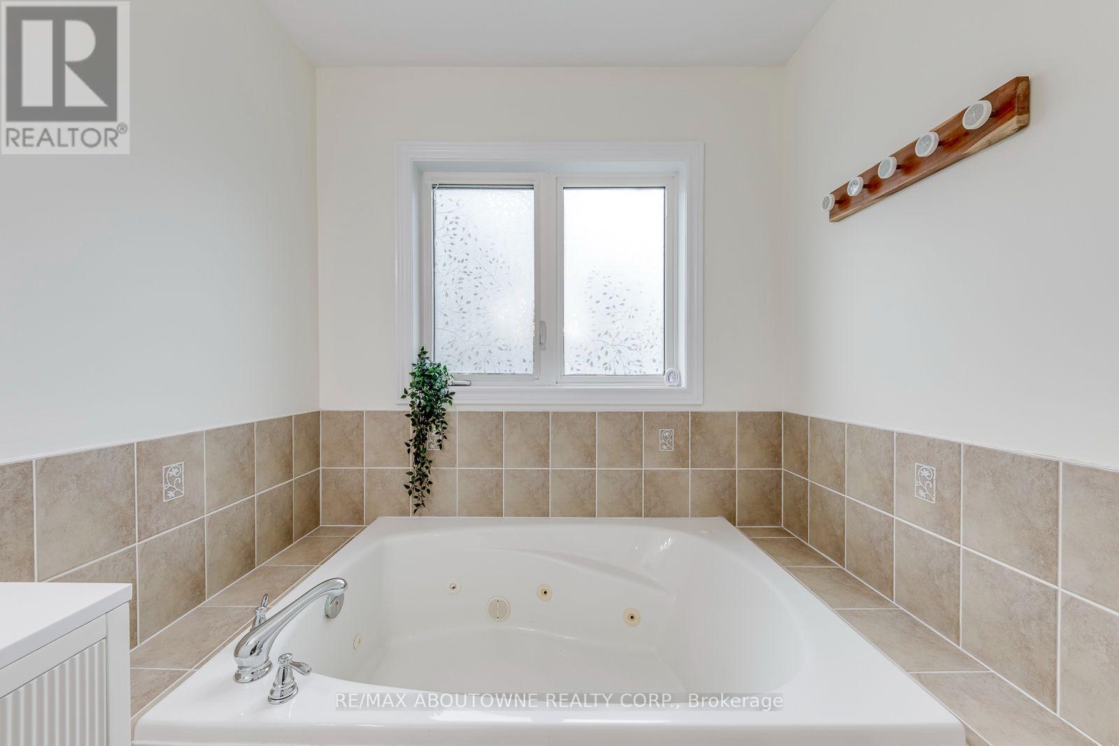 3234 Sharp Road, Burlington, ON photo 17