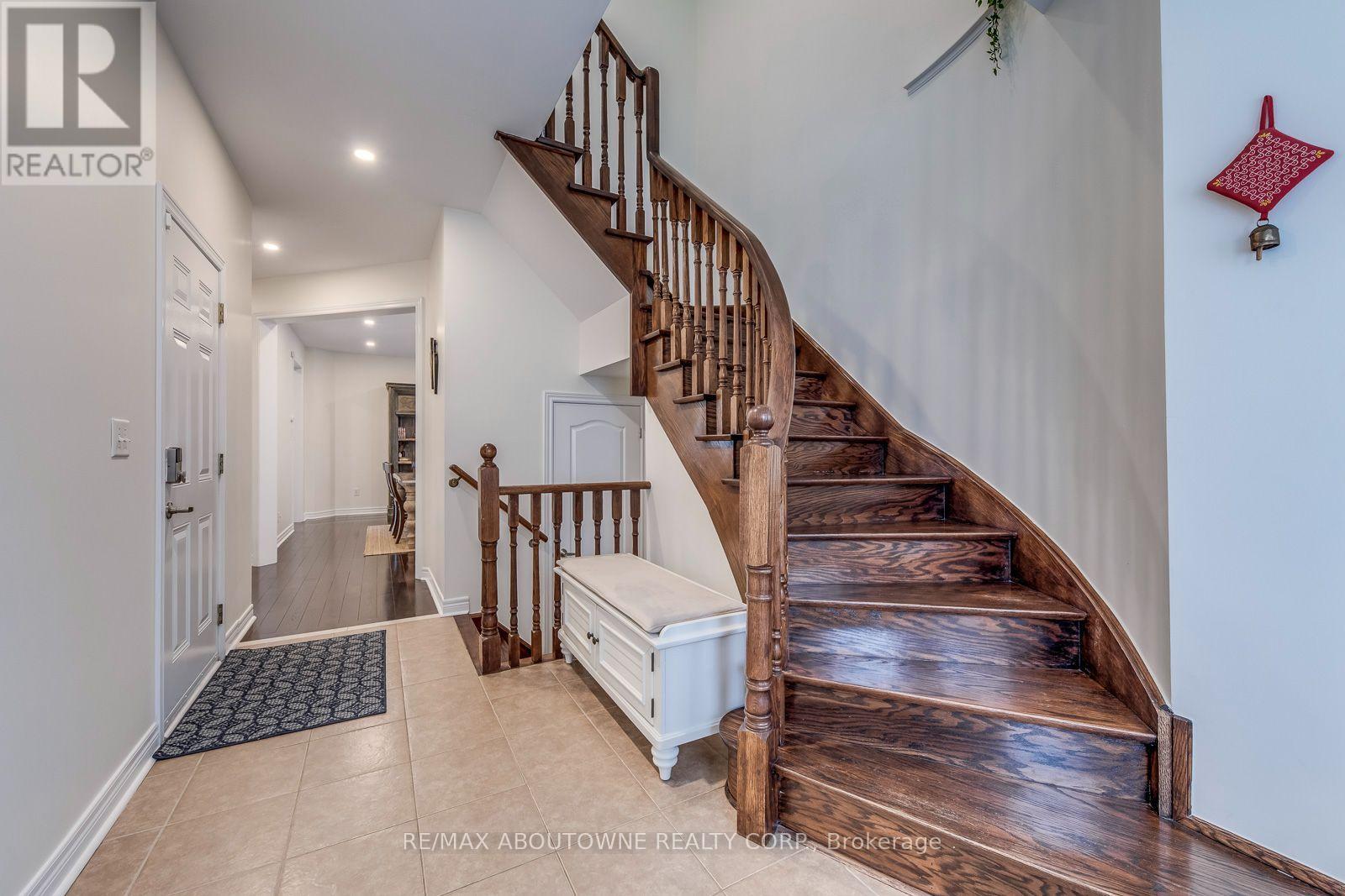 3234 Sharp Road, Burlington, ON photo 5