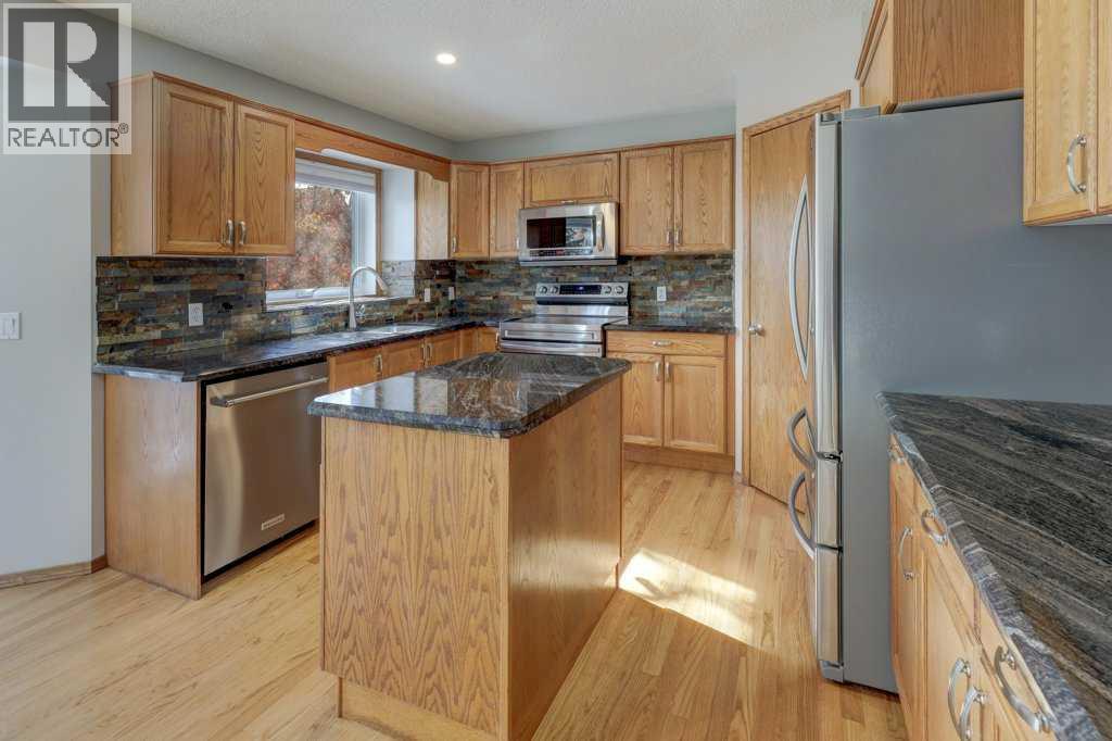 212 Riverview Close SE - photo 6