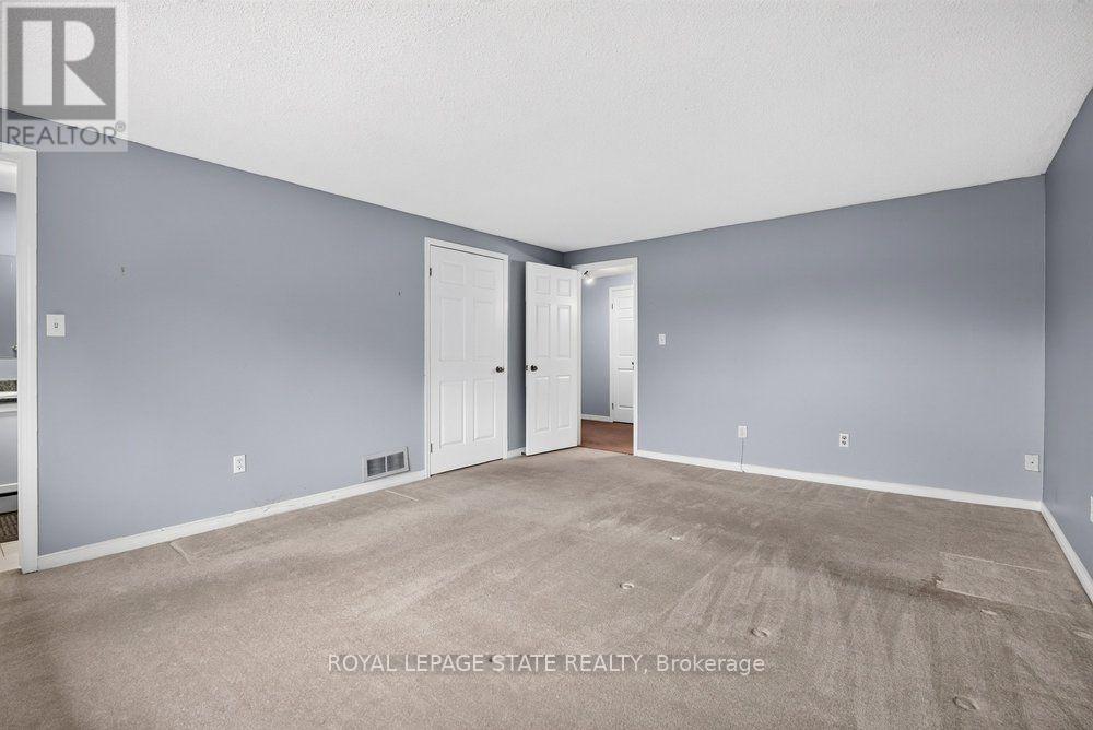 2 Royalwood Court — photo 29