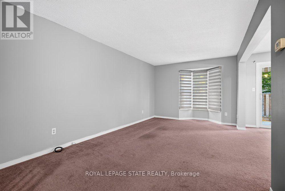 2 Royalwood Court — photo 13