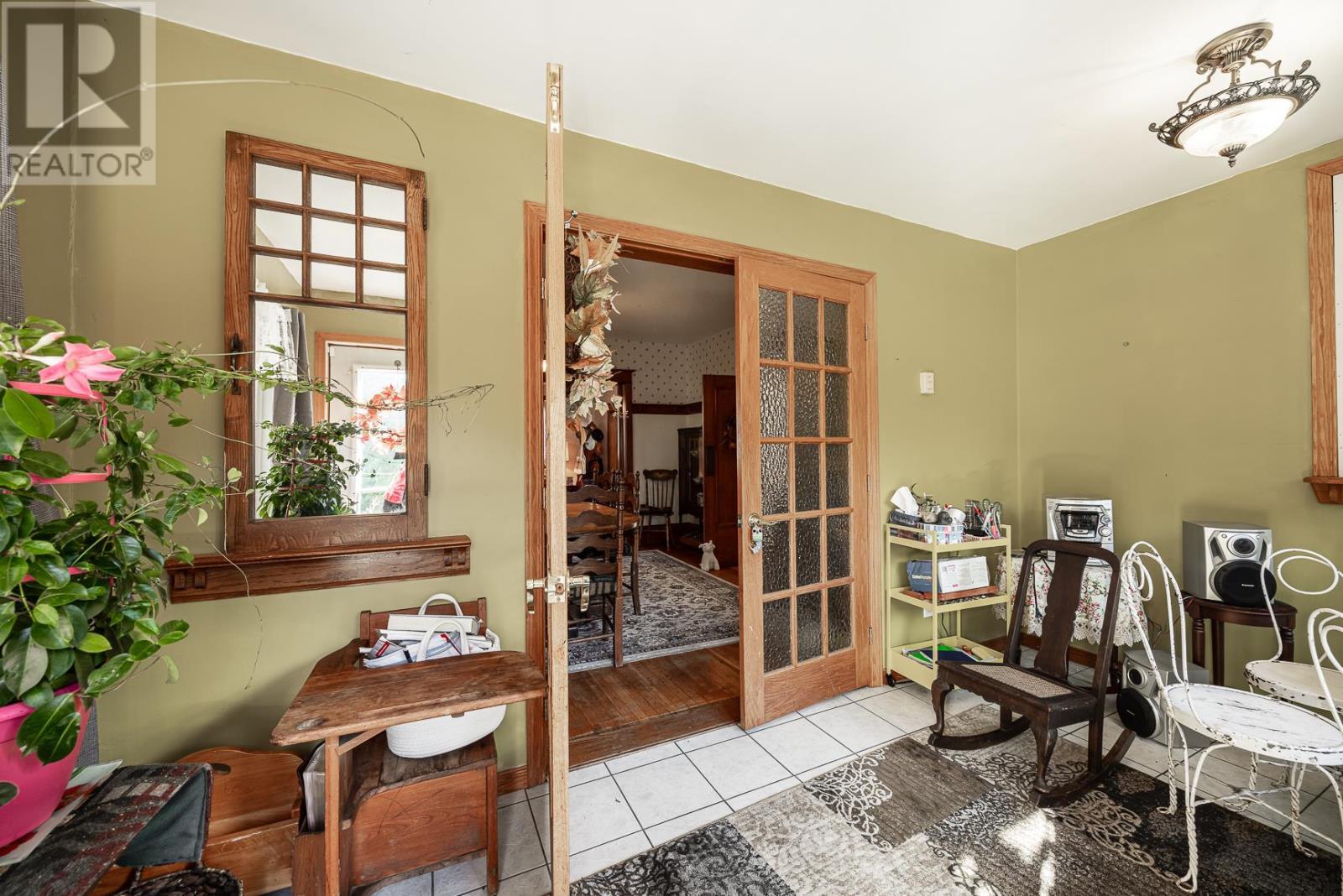 17 Huron St W — photo 15
