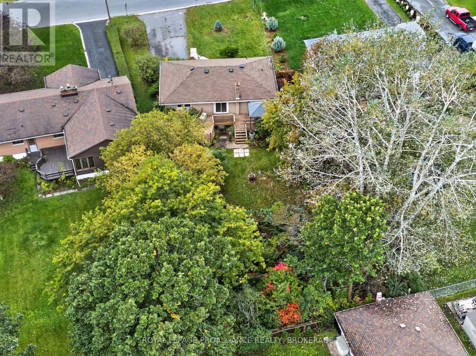 39 Fairfield Boulevard — photo 30
