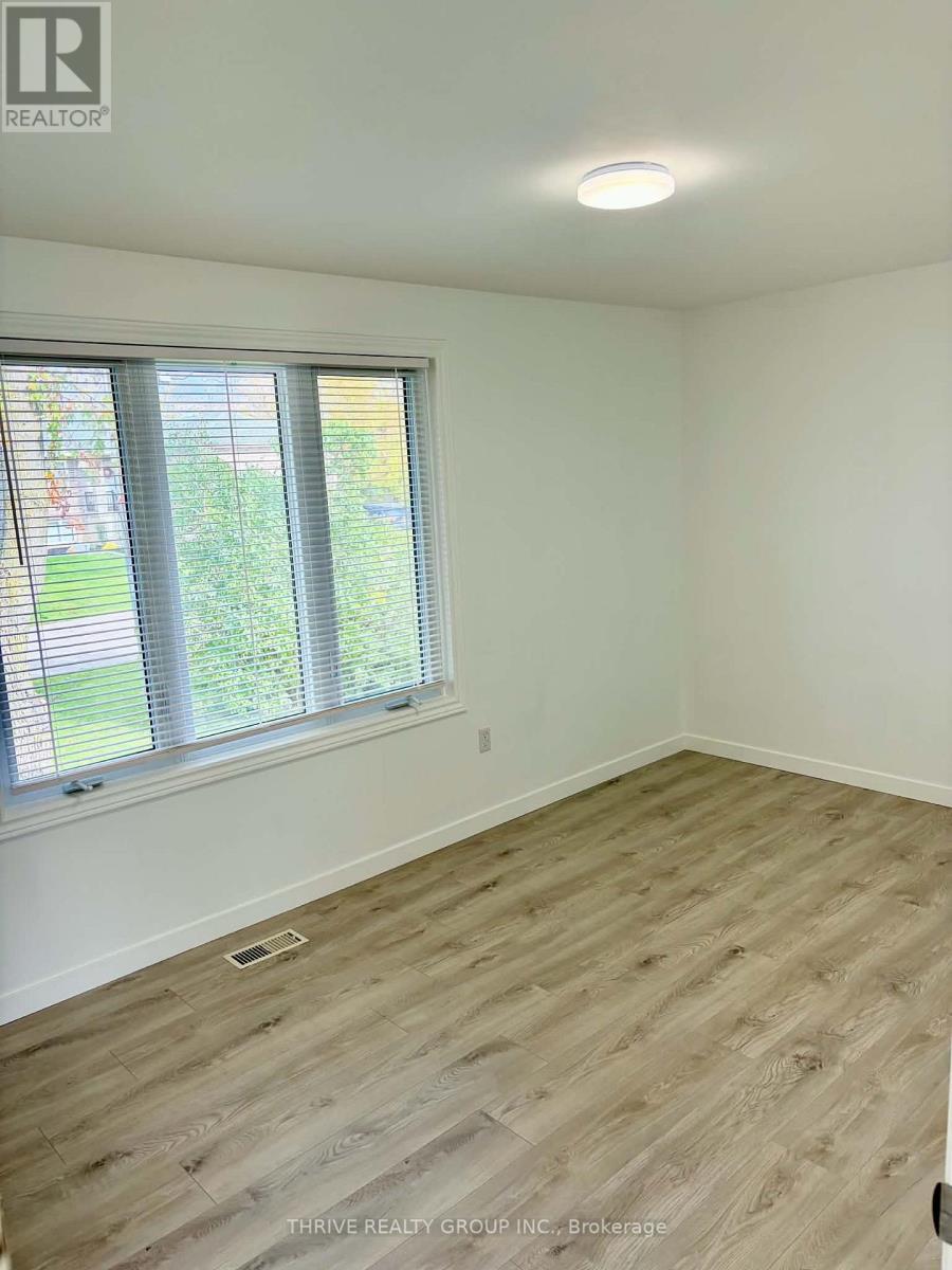 182 Elizabeth Street — photo 10