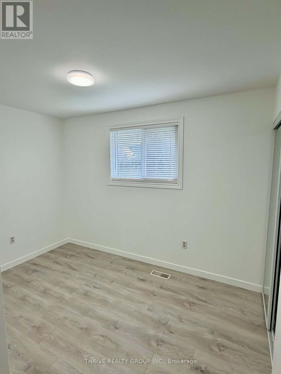 182 Elizabeth Street — photo 11