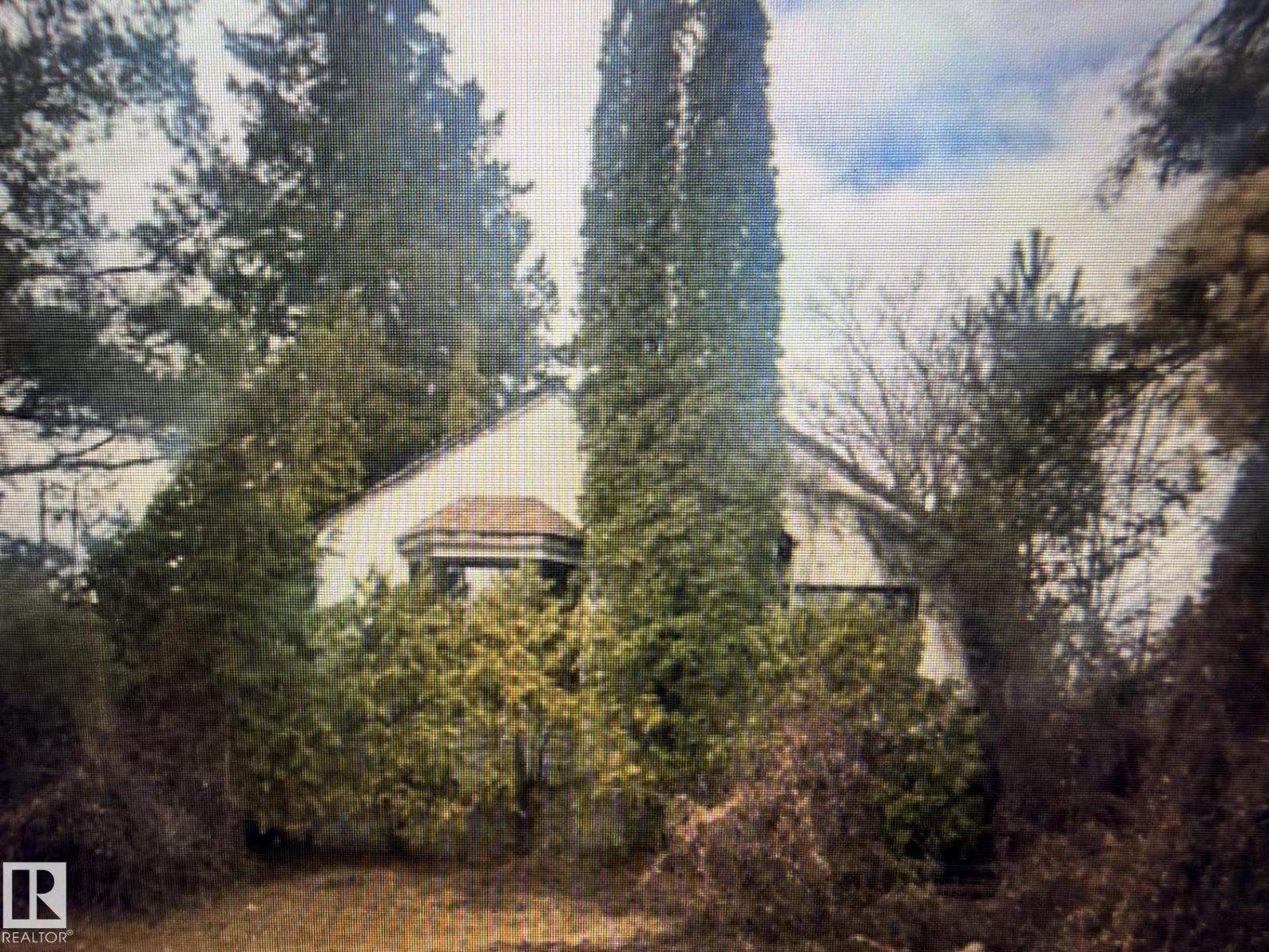 9617 84 AV NW, Edmonton, Alberta, T6C1E7