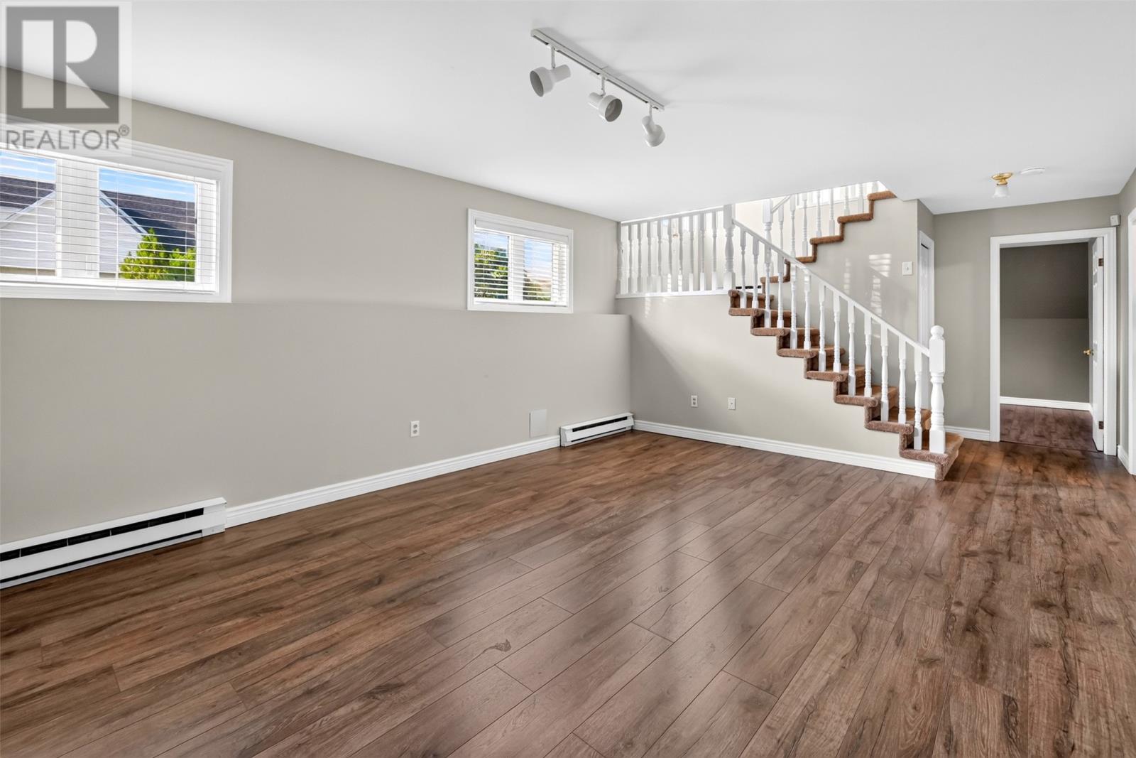 81 Paddy Dobbin Drive - 23