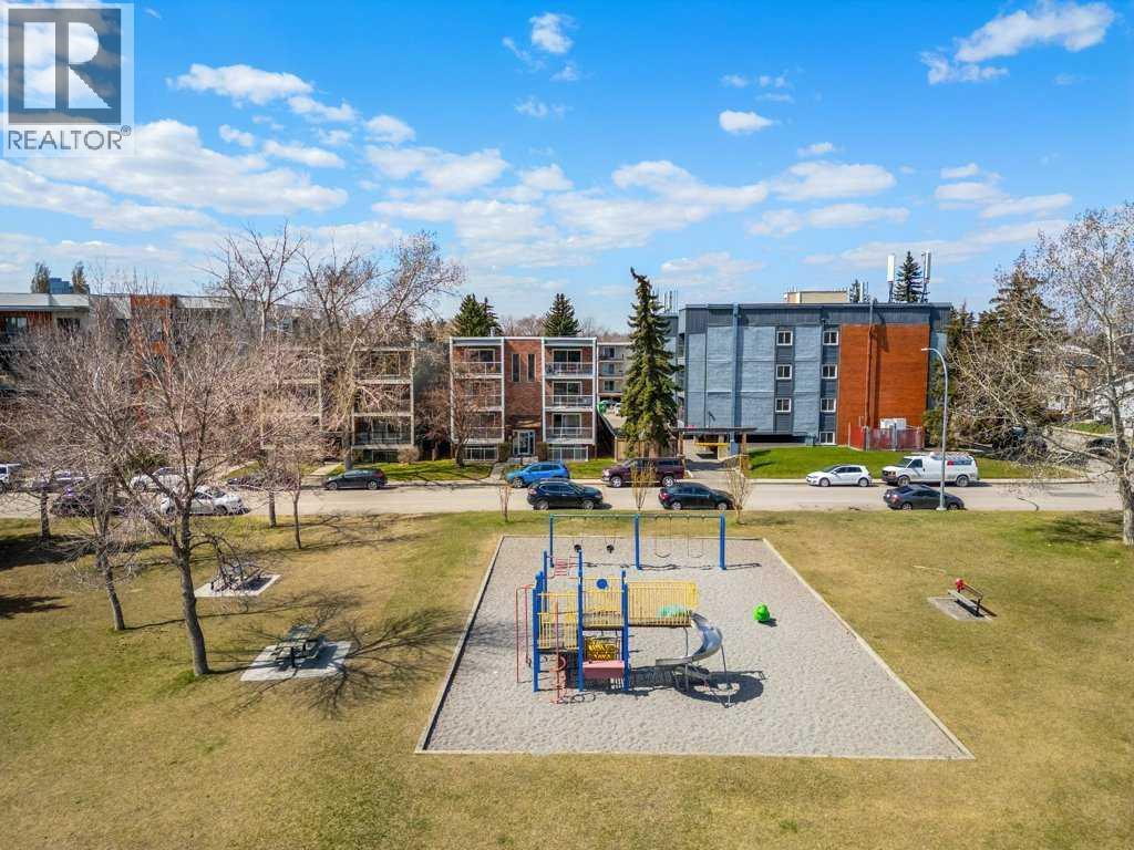 #7 814 4A Street NE - 35