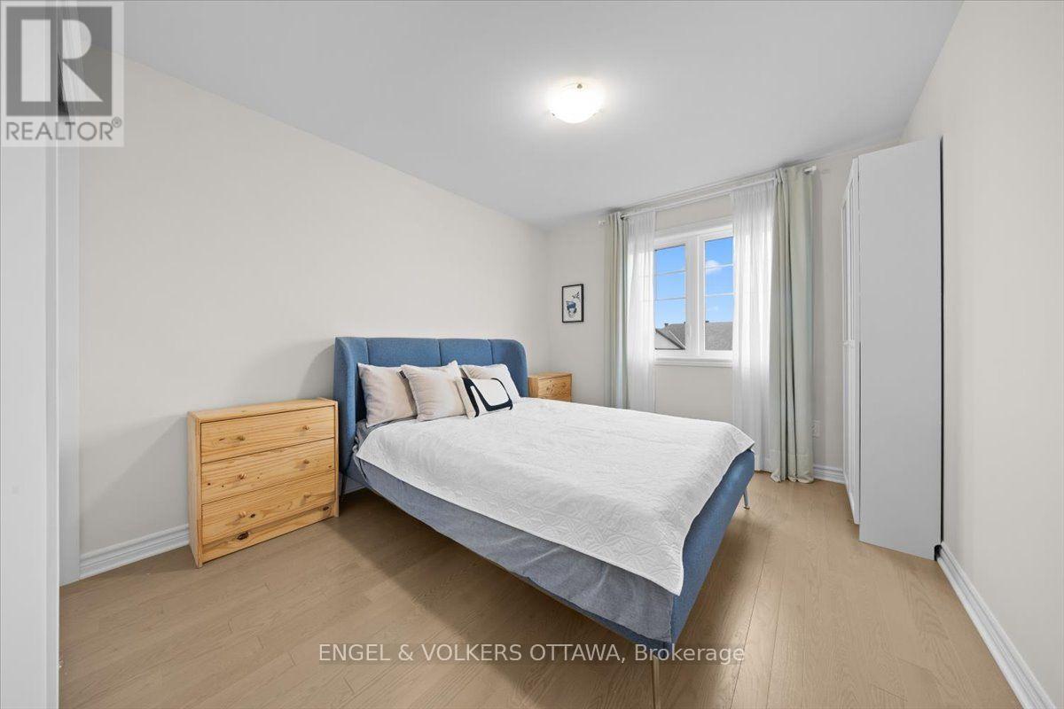 124 Patchell Place North — photo 28