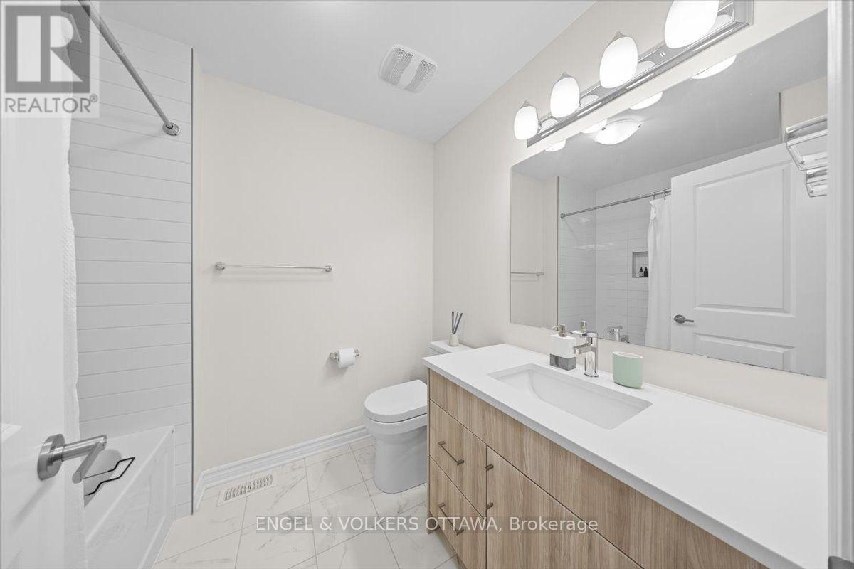 124 Patchell Place North — photo 31