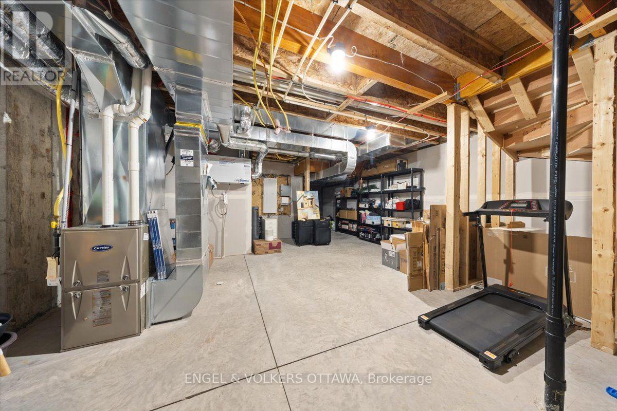 124 Patchell Place North — photo 38