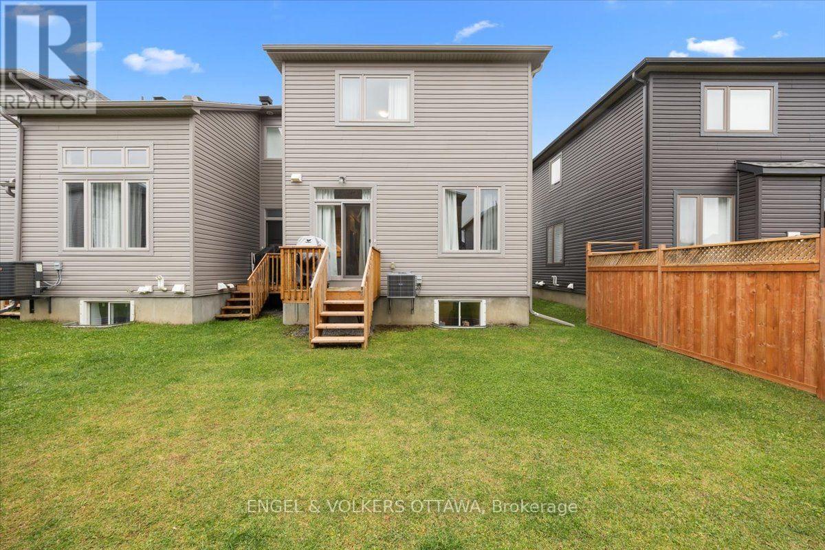 124 Patchell Place North — photo 41