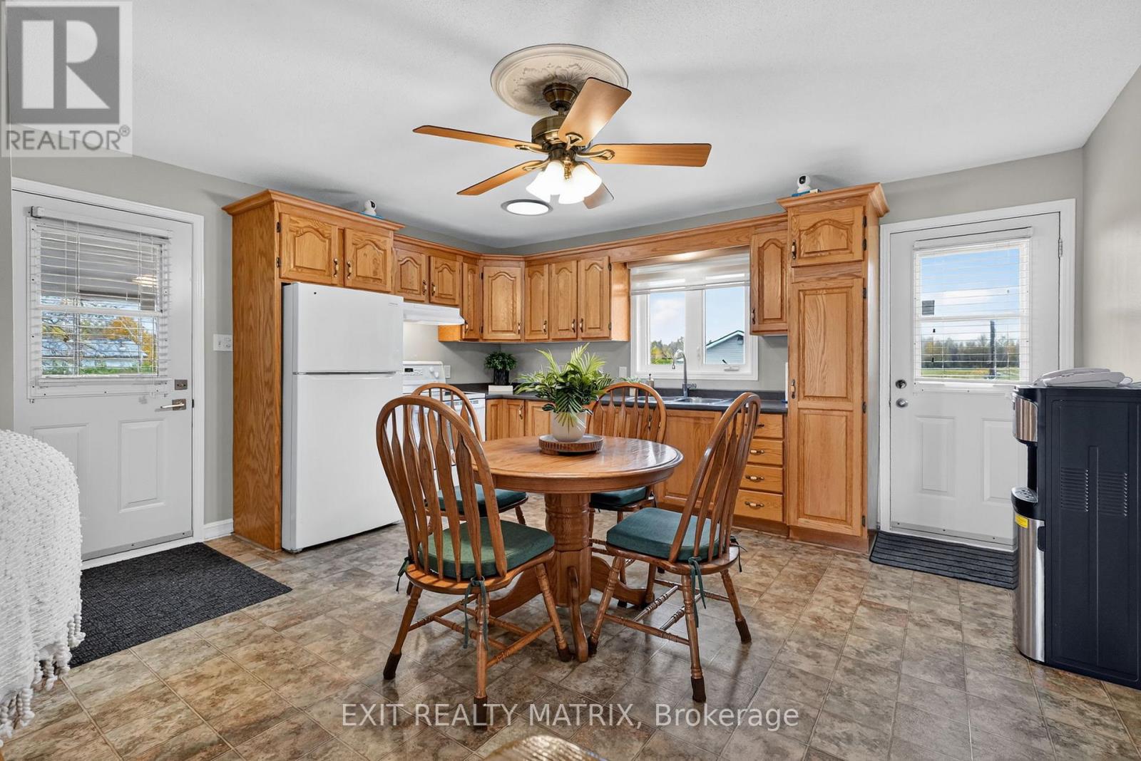 2871 Russland Road — photo 13