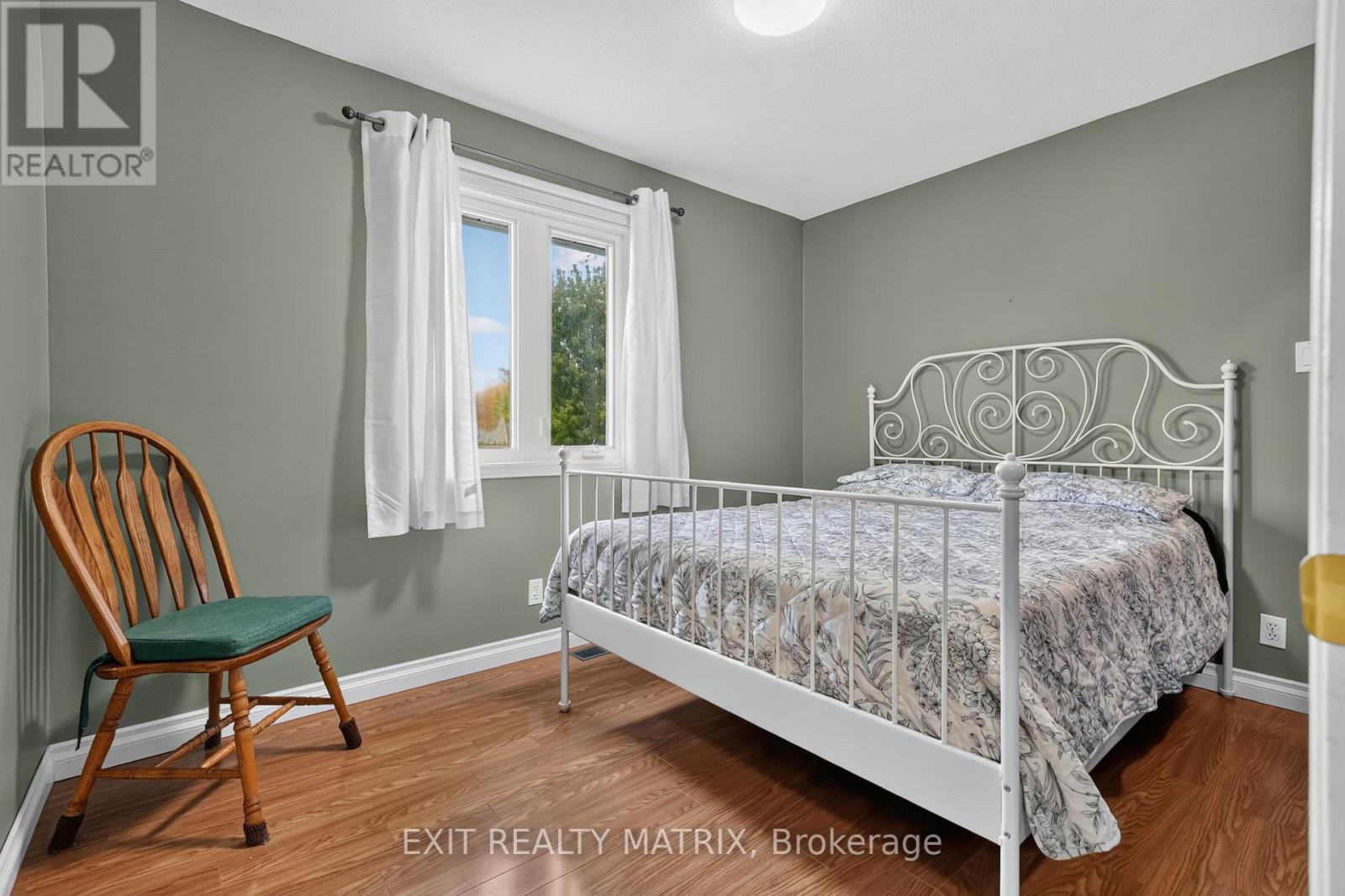 2871 Russland Road — photo 21