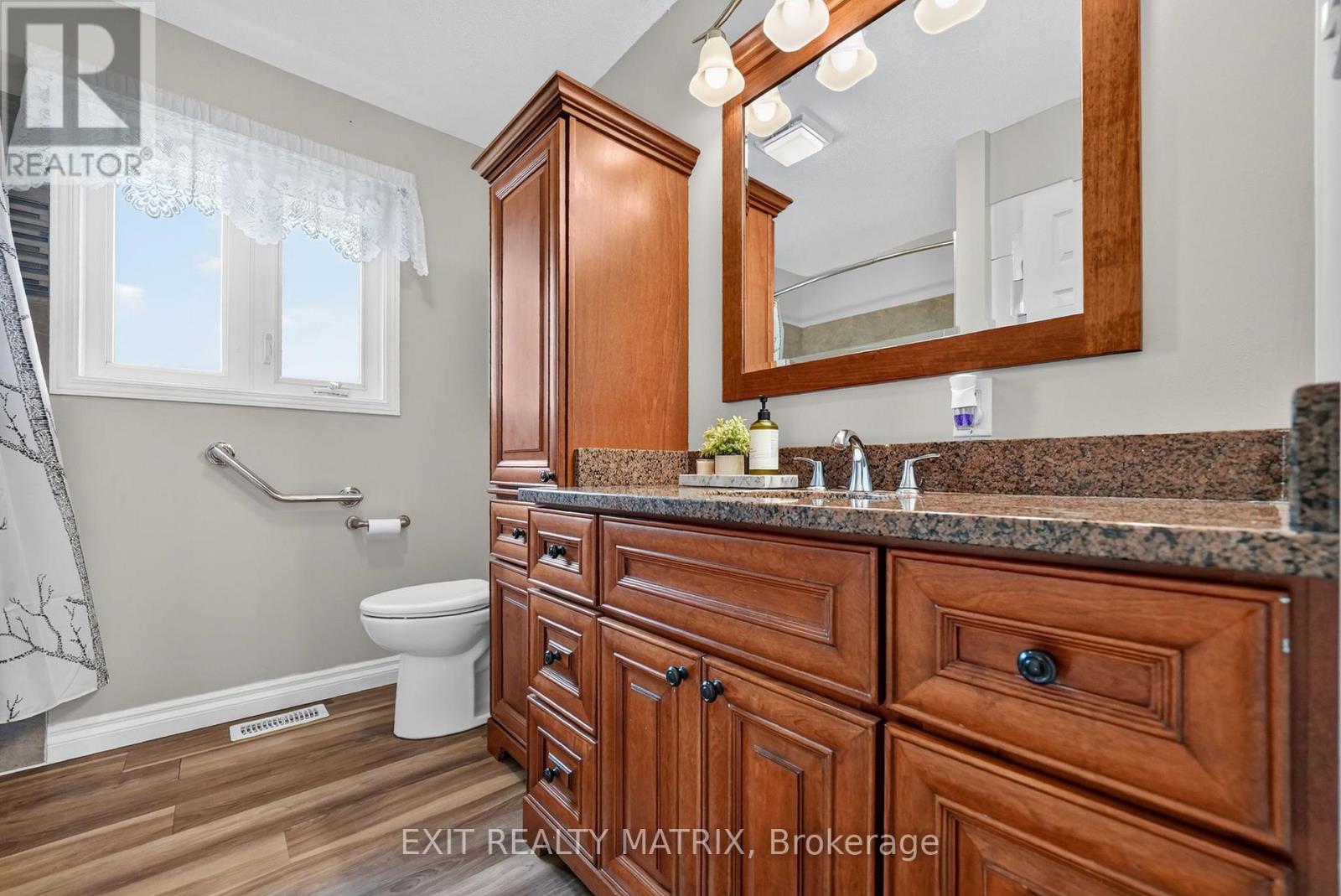 2871 Russland Road — photo 22
