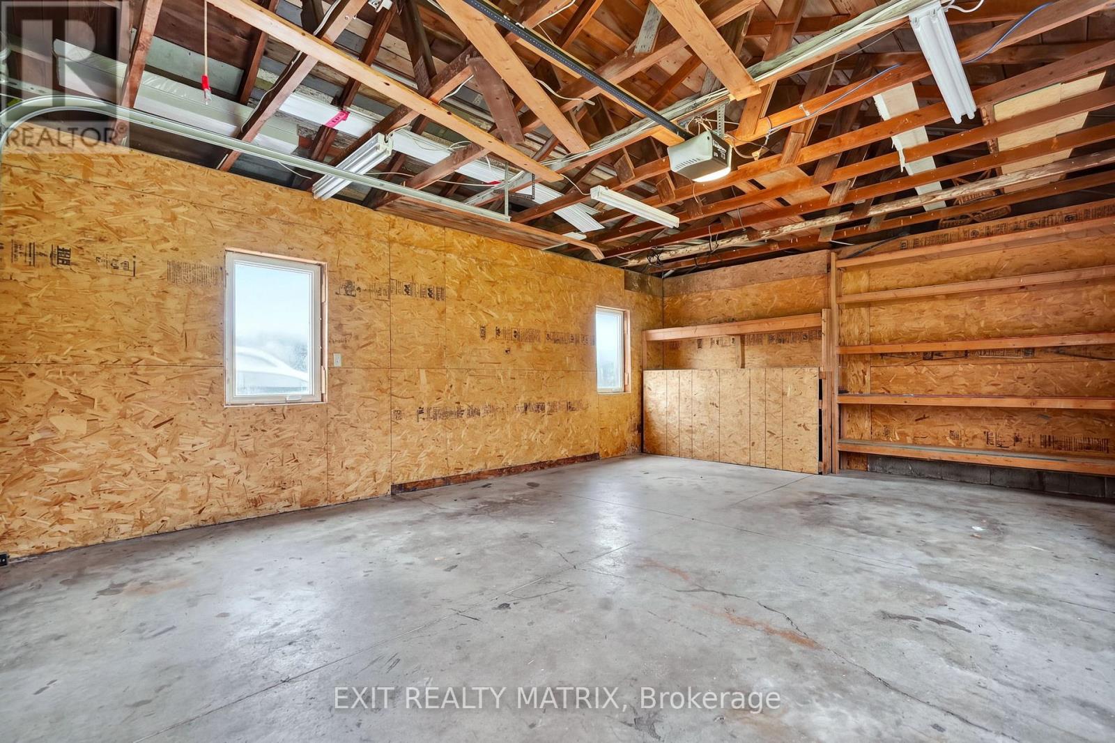2871 Russland Road — photo 31